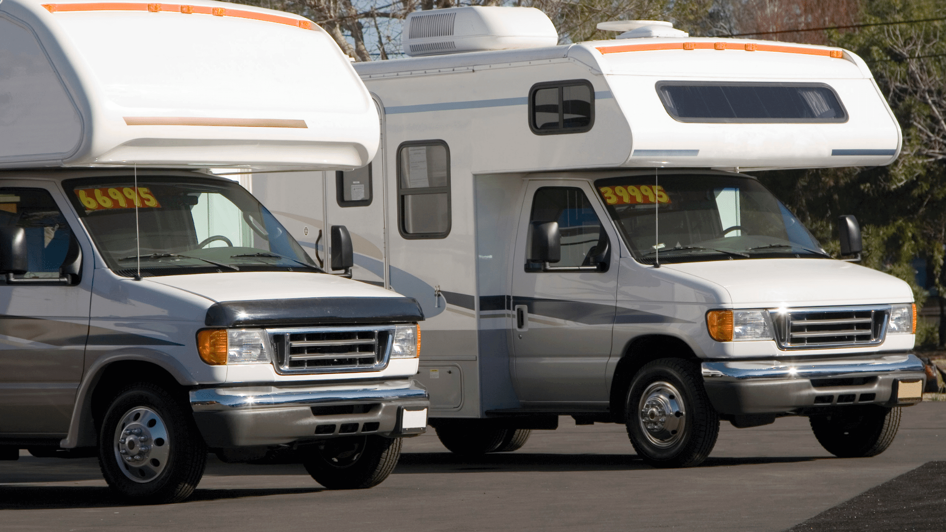 Compare RV Prices Bottom Line Cost And More Getaway Couple