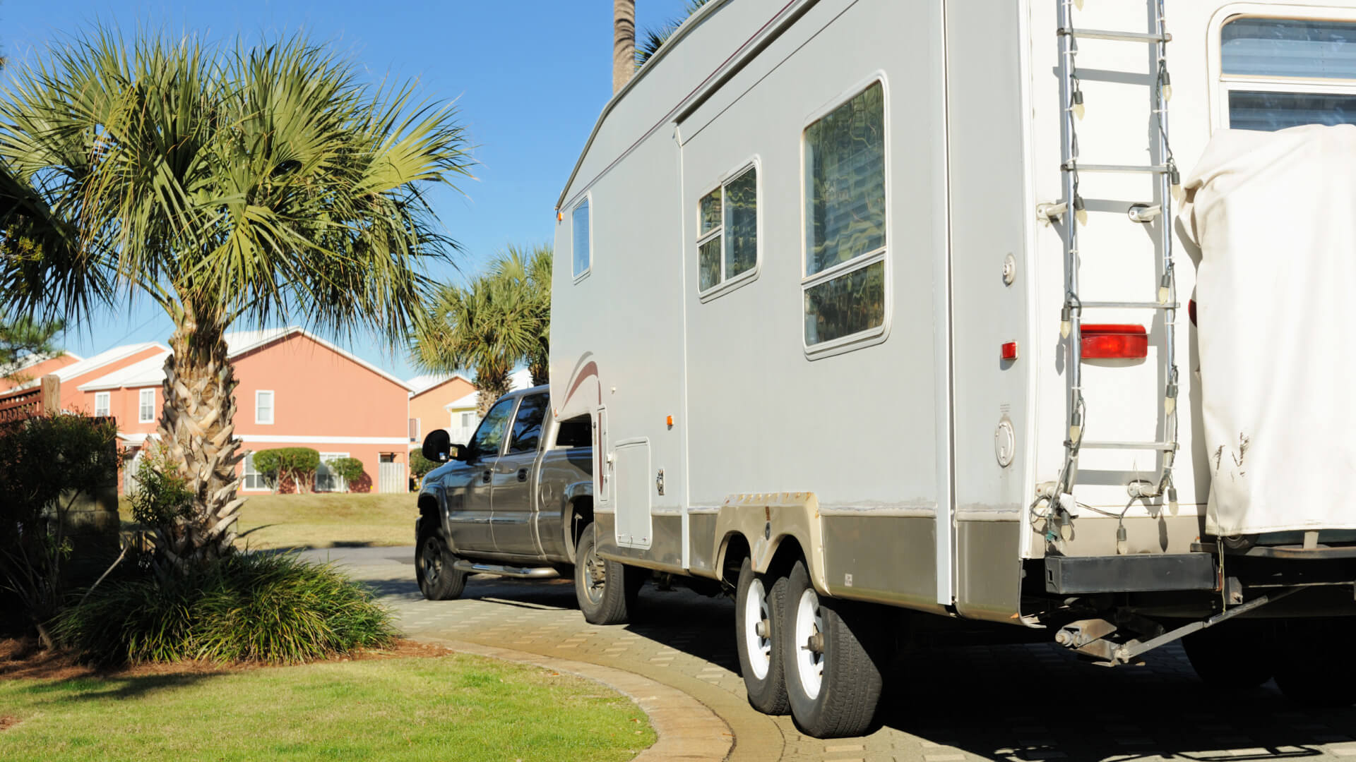 5 Anxiety Reducing Tips For Backing Your Rv Into A Driveway