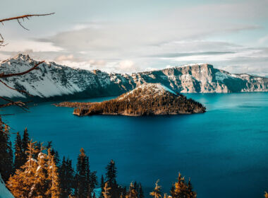 An overview of Crater Lake which is a great place to camp in Oregon once you get reservations.