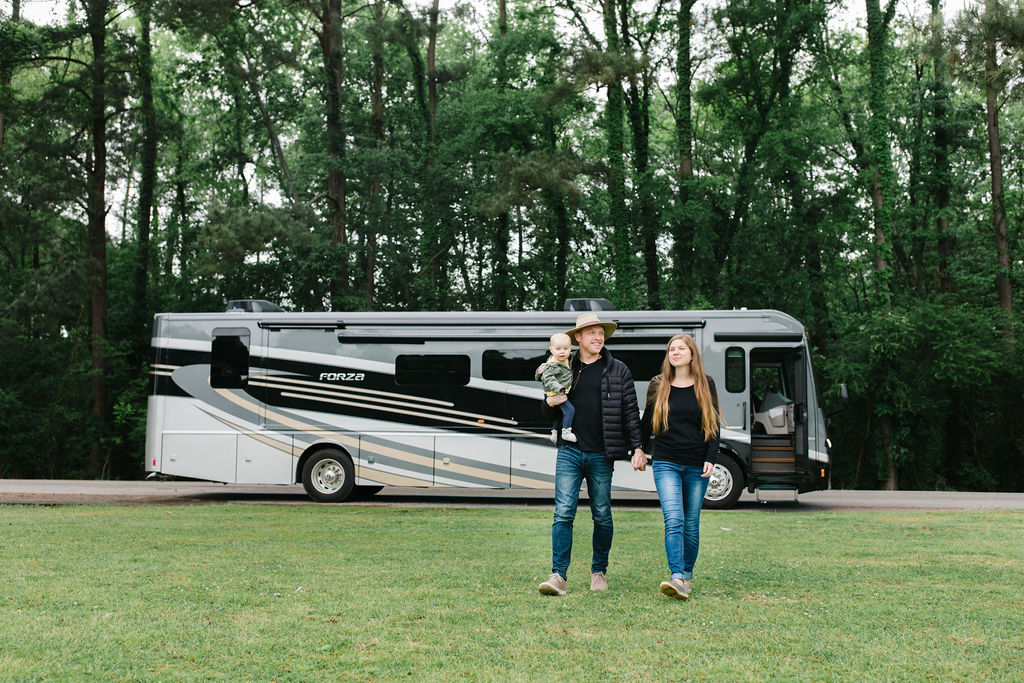 what-is-a-class-a-motorhome-getaway-couple