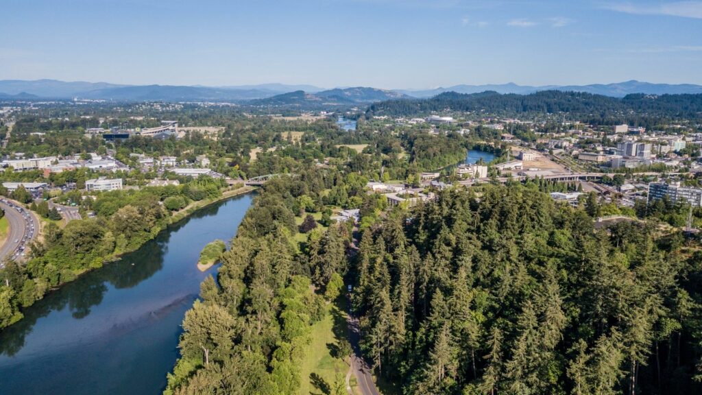An aerial shot of Eugene, Oregon and the river running through it