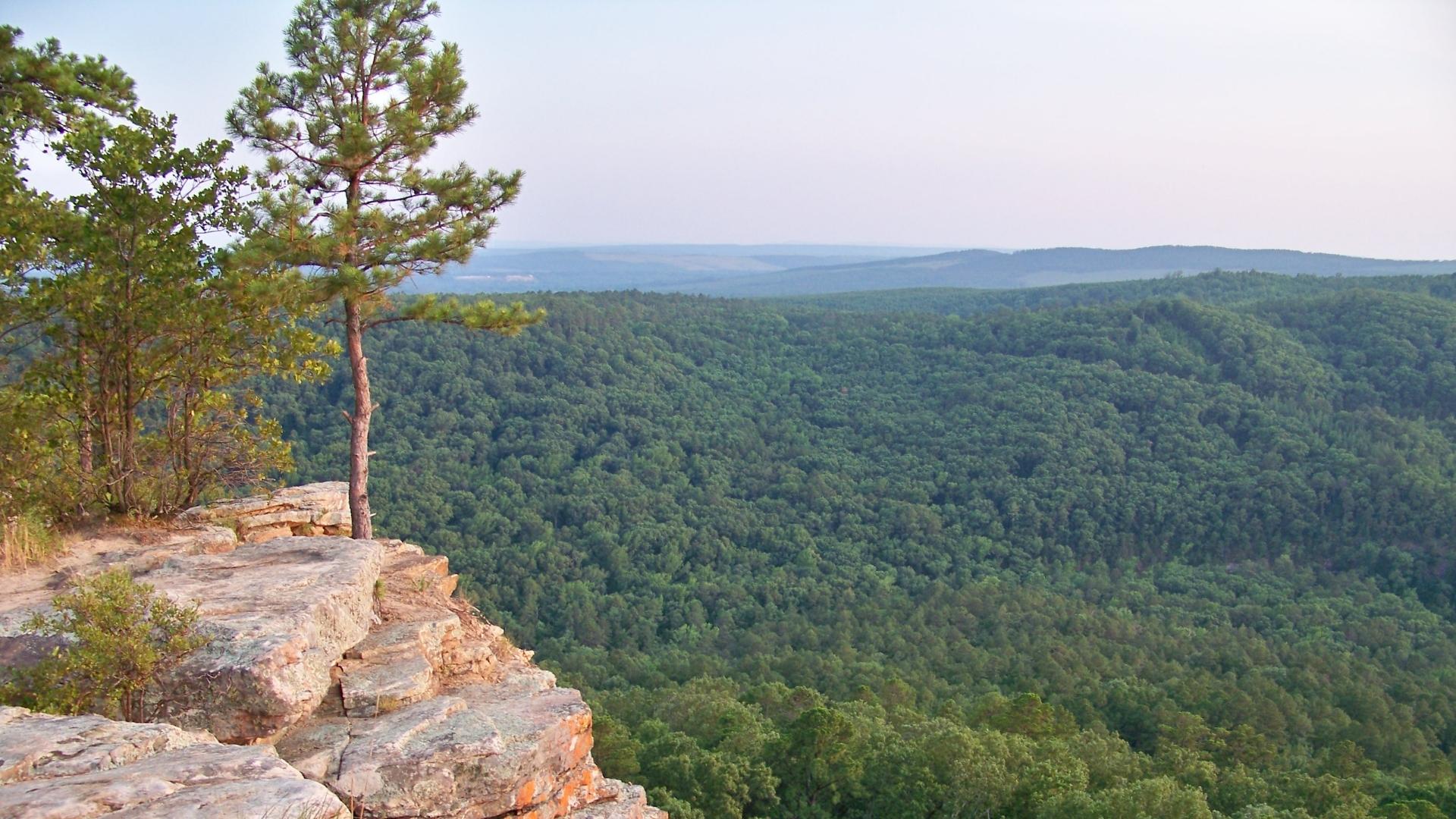 You’ll Love Exploring These Arkansas State Parks - Getaway Couple