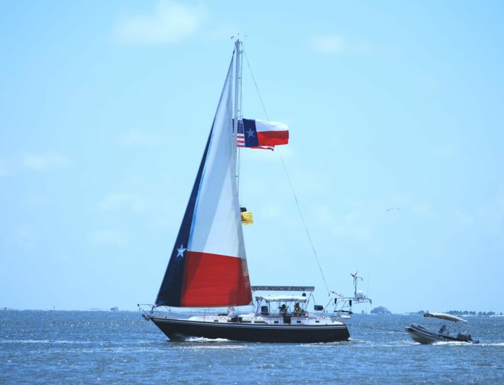 A Texas flag on a small boat at calaveras lake