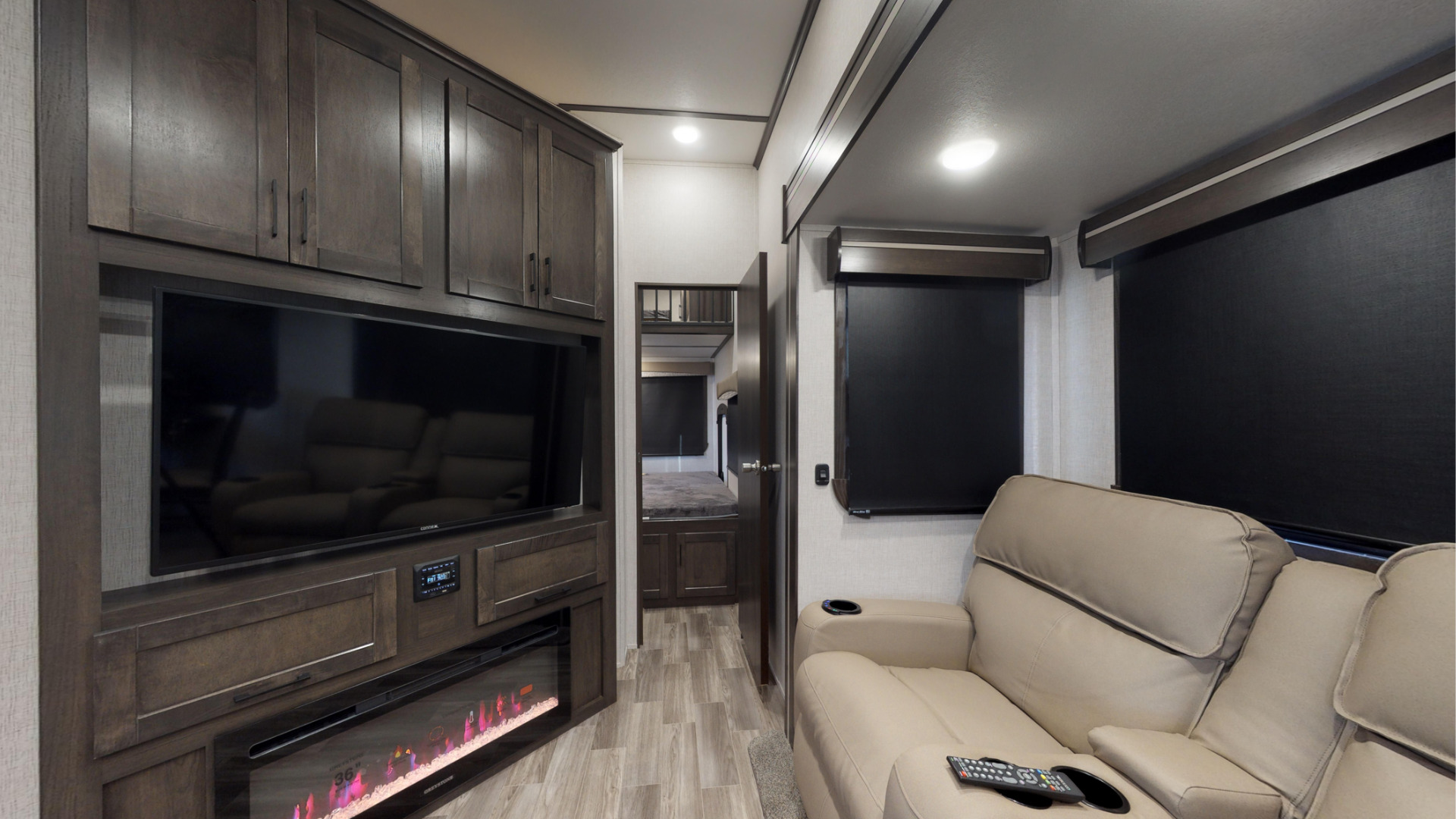 Front Living Fifth Wheels You Have To See Getaway Couple   Front Living Fifth Wheel 2 