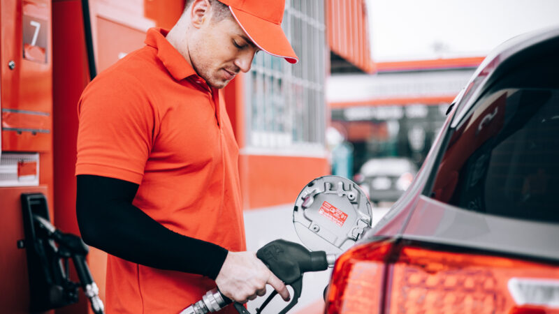 The Two States Where It S Illegal To Pump Your Own Gas Getaway Couple   Gas Station 2 800x450 