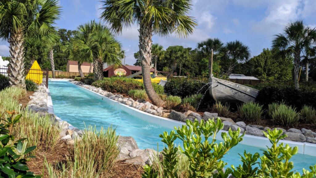 The lazy river apart of the waterpark at at Gator Grounds RV campground 