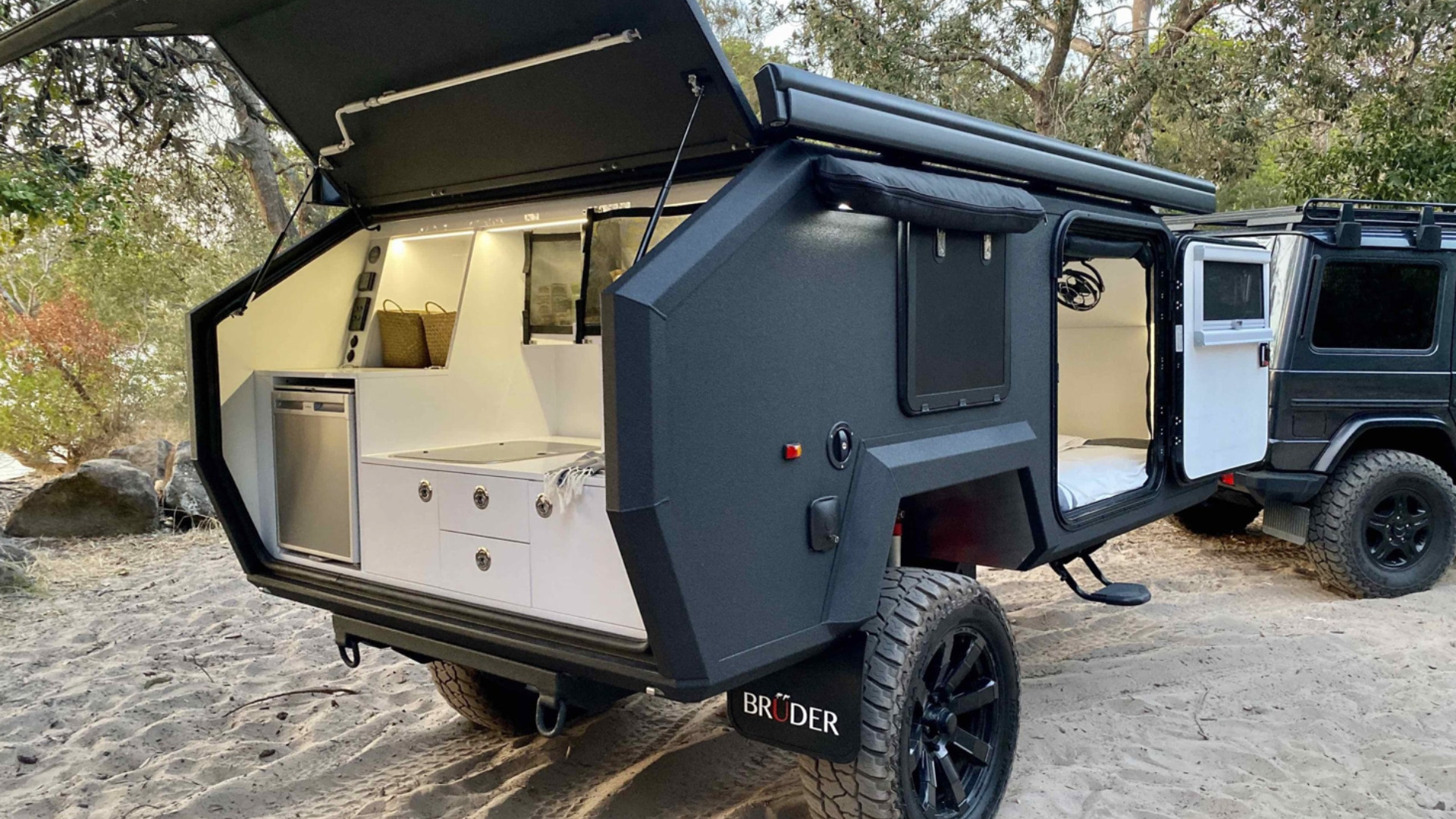 “The World's Finest Offgrid Trailer” Is Built in Australia