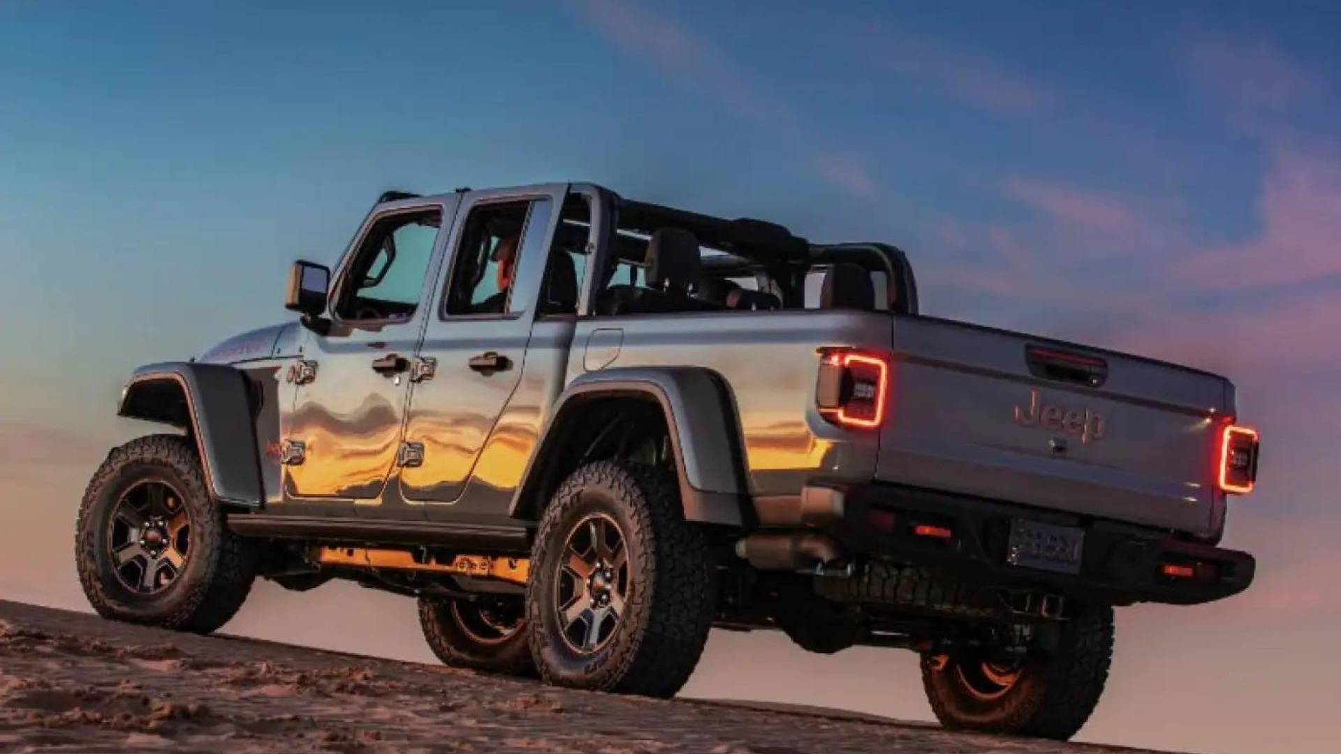 What Is the Jeep Gladiator Towing Capacity? Getaway Couple