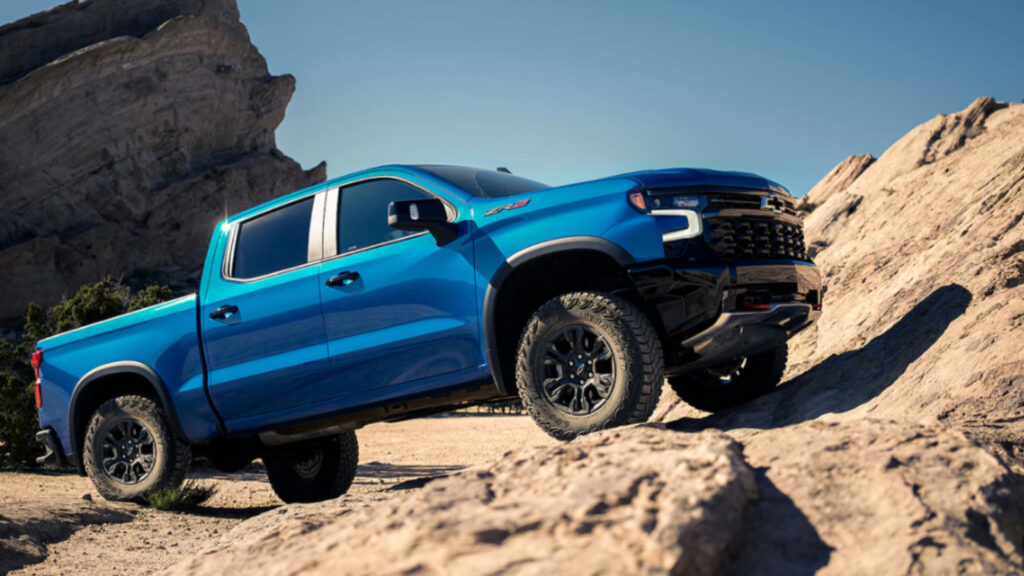 A blue chevrolet silverado 1500 with a great towing capacity