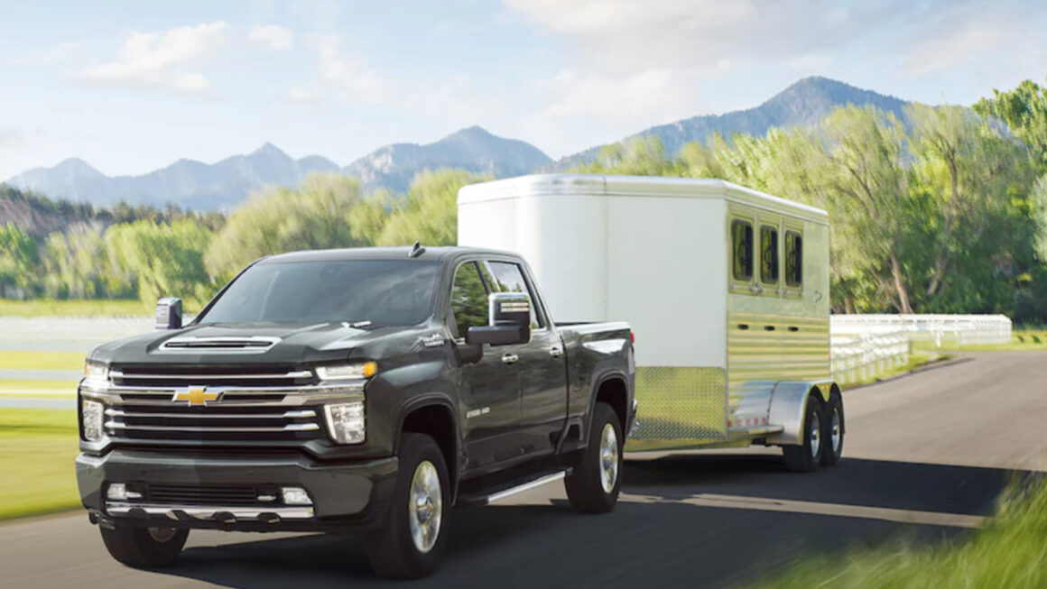 What Is the Chevrolet Silverado 3500hd Towing Capacity? Getaway Couple