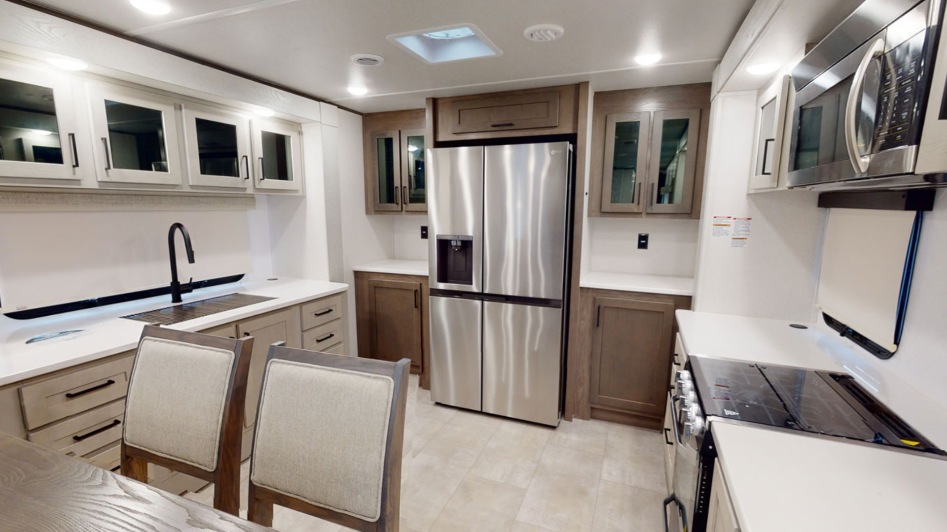 2023 Front Kitchen Fifth Wheels You