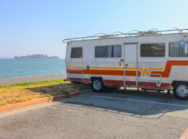 An older RV at Rubber Tramp Rendezvous