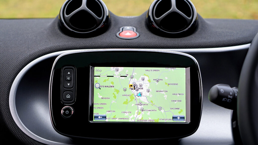 Close up de um sistema de rastreamento GPS para ajudar a prevenir o roubo de RV