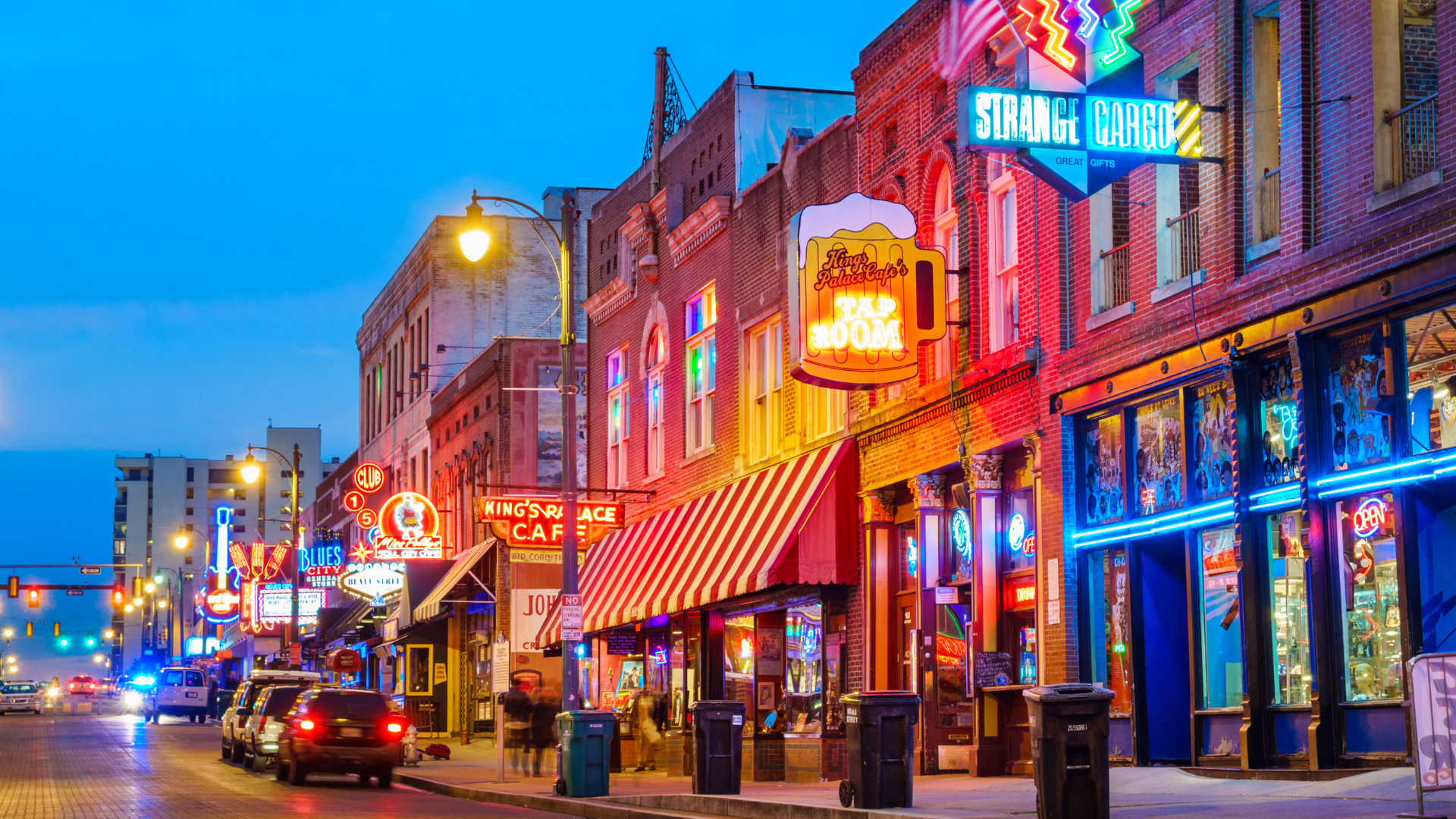 5 Reasons to Avoid Beale Street in Memphis - Getaway Couple