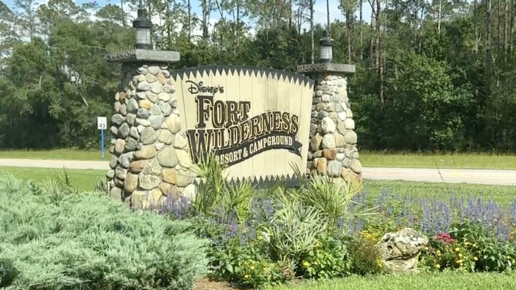 A sign to Disney fort wilderness