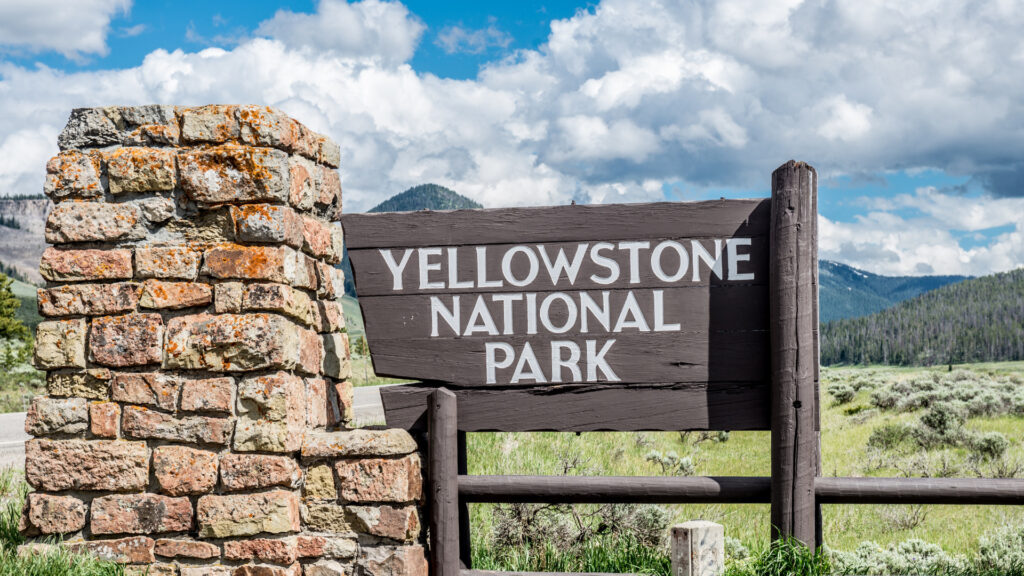 A sign for Yellowstone National Park