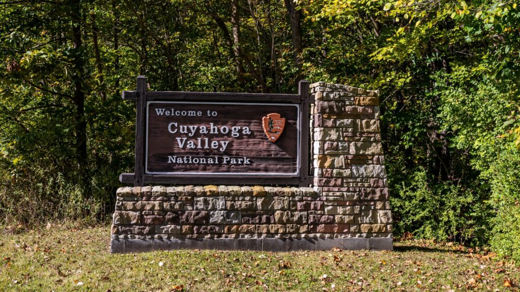 The entrance sign to cuyahoga valley national park. 