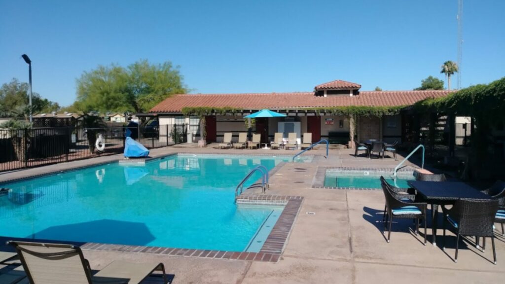 The well maintained pool at Araby Acres in Yuma, AZ. 